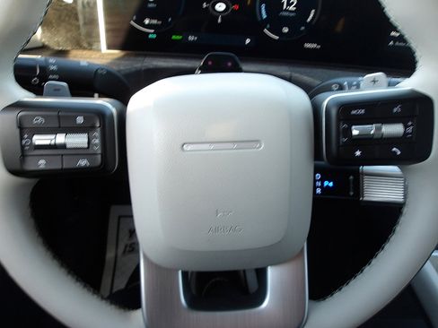 Used 2025 Hyundai Santa Fe Calligraphy image 25
