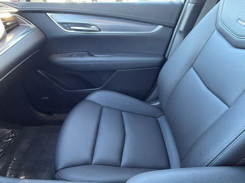 Used 2023 Cadillac XT5 Luxury image 12