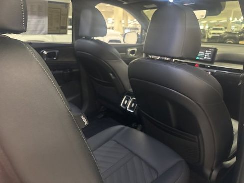 Used 2025 Kia Sorento SX Prestige image 10