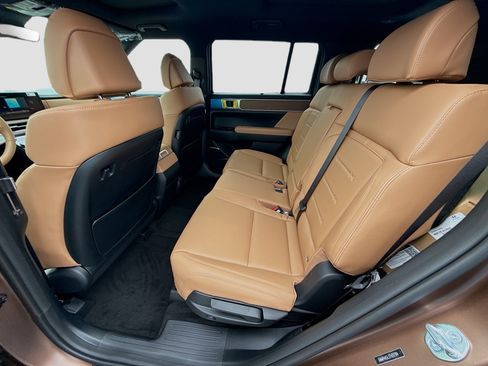 New 2026 Hyundai Santa Fe Limited FWD image 17