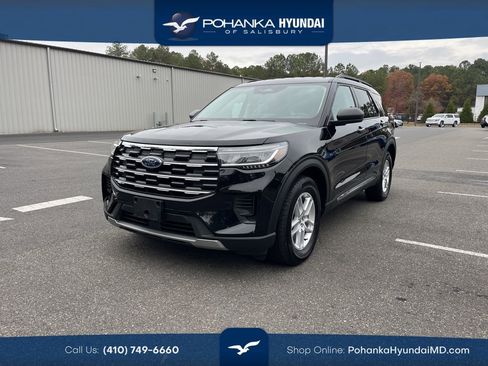 Used 2025 Ford Explorer Active image 1