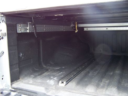 Used 2019 Nissan Frontier SL image 32