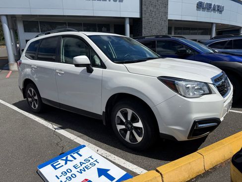 Used 2018 Subaru Forester 2.5i Premium AWD/4WD image 4