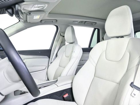 Certified 2024 Volvo XC90 B5 Plus w/ Protection Package Premier AWD/4WD image 7