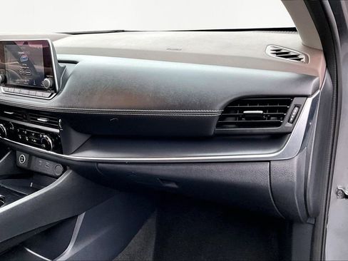 Used 2023 Nissan Rogue S image 20