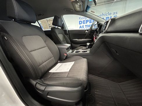 Used 2020 Kia Sportage LX image 19