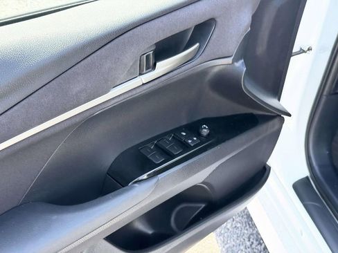 Used 2025 Toyota Camry LE image 18