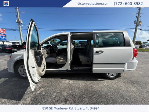 Used 2013 Dodge Grand Caravan American Value Package w/ UConnect Hands-Free Group image 32