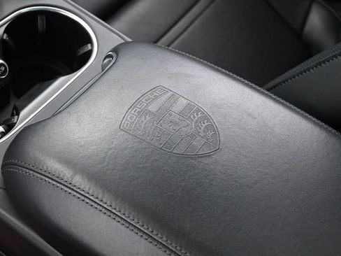 Certified 2022 Porsche Cayenne Turbo S AWD/4WD image 24