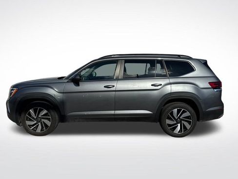 Used 2025 Volkswagen Atlas SE FWD image 2
