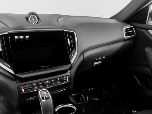 Used 2023 Maserati Ghibli Modena image 39