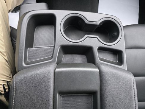 Used 2024 GMC Sierra 1500 SLT image 18