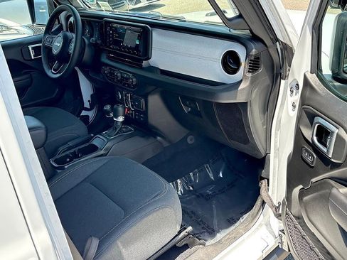 Used 2024 Jeep Wrangler Unlimited Sport AWD/4WD image 29