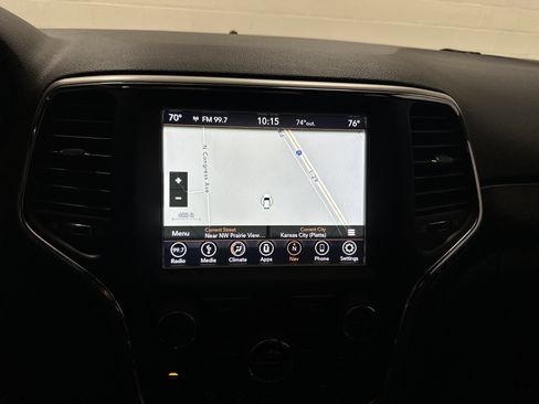 Used 2018 Jeep Grand Cherokee Laredo AWD/4WD image 24