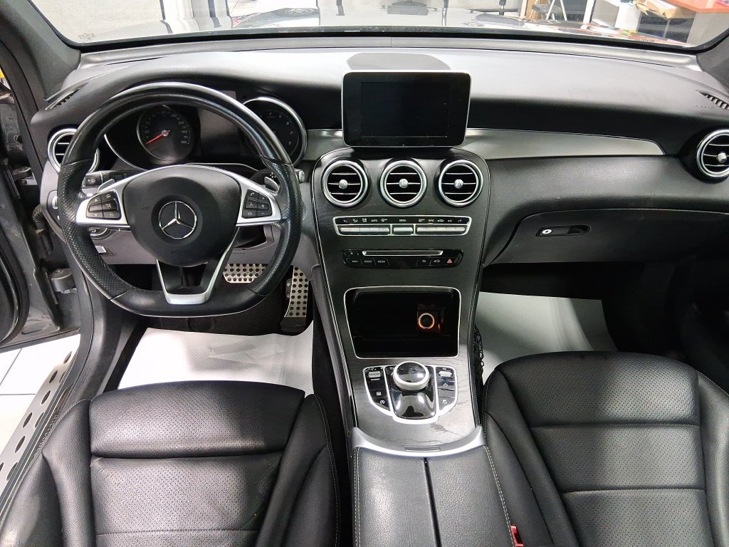 Used 2019 Mercedes-Benz GLC 300 image 24
