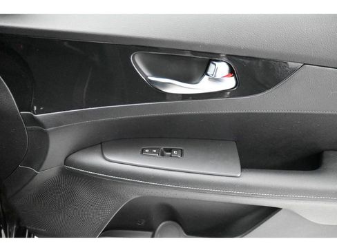 Used 2024 Kia Forte GT-Line w/ GT-Line Premium Package image 16