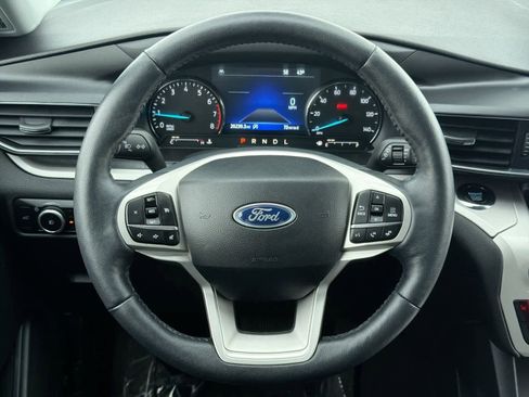 Used 2023 Ford Explorer XLT w/ Equipment Group 202A image 23