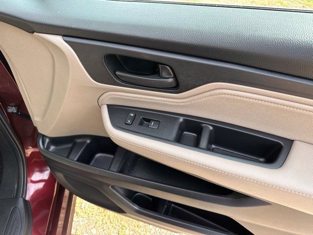 Used 2018 Honda Odyssey Touring image 23
