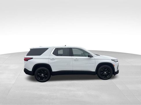Used 2023 Chevrolet Traverse LS image 10