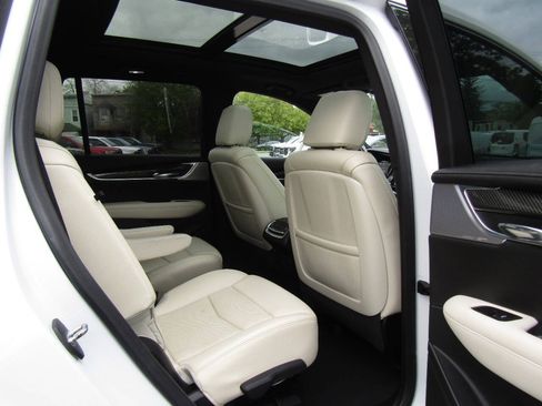 Used 2020 Cadillac XT6 Sport AWD/4WD image 25