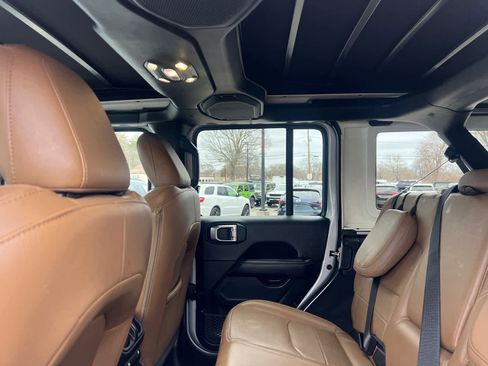 Used 2023 Jeep Wrangler Sahara w/ Cold Weather Group image 29