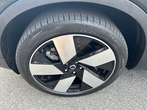 Certified 2022 Volvo C40 P8 Recharge Ultimate image 5