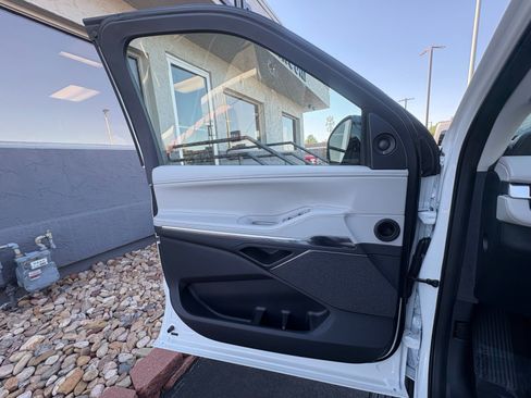 Certified 2026 Lincoln Navigator Reserve w/ Jet Appearance Package AWD/4WD image 18