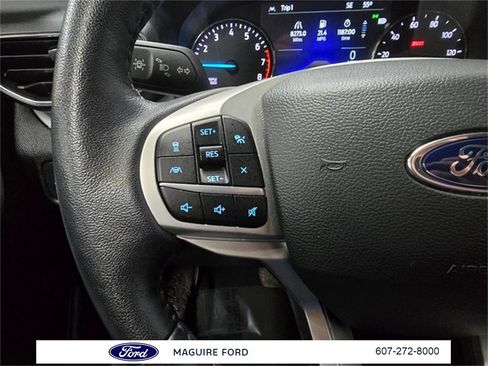 Used 2022 Ford Explorer XLT w/ Equipment Group 202A image 24