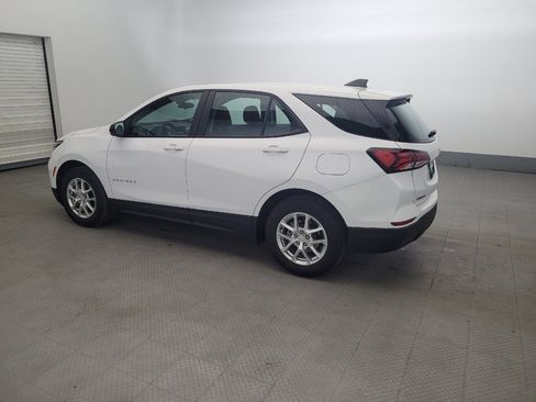 Used 2023 Chevrolet Equinox LS FWD image 3