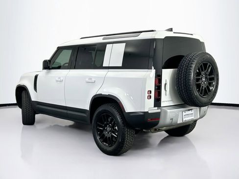 Used 2025 Land Rover Defender 110 S image 7