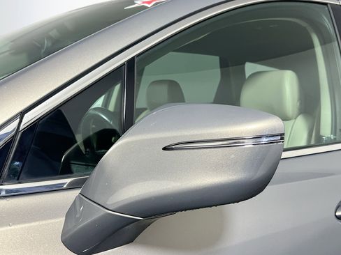 Used 2018 Buick Enclave Essence FWD image 12