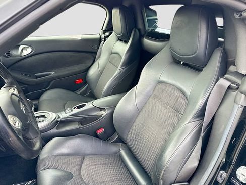 Used 2018 Nissan 370Z Touring Sport RWD image 20