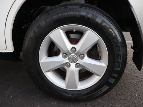 Used 2005 Toyota RAV4 4WD image 40