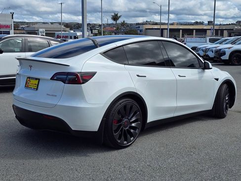Used 2023 Tesla Model Y Performance image 4
