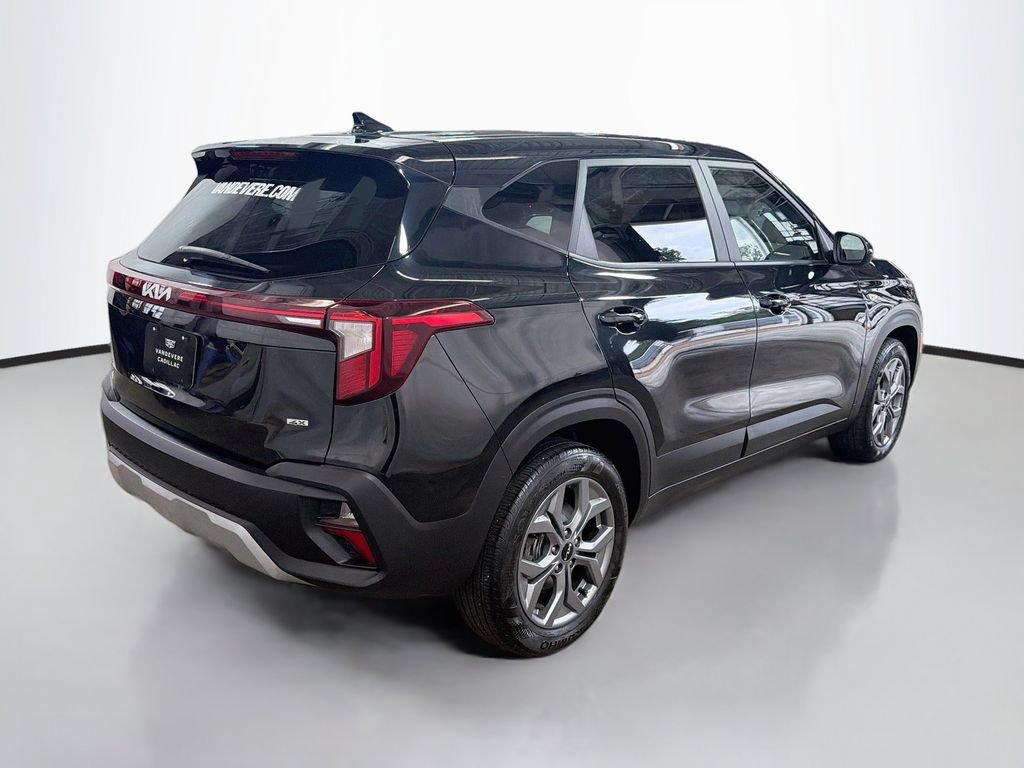 Used 2024 Kia Seltos LX AWD/4WD image 9
