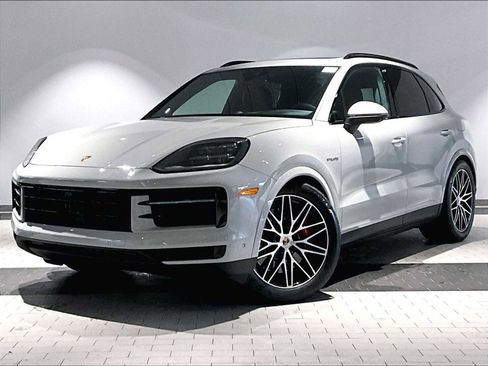 Used 2026 Porsche Cayenne S image 1