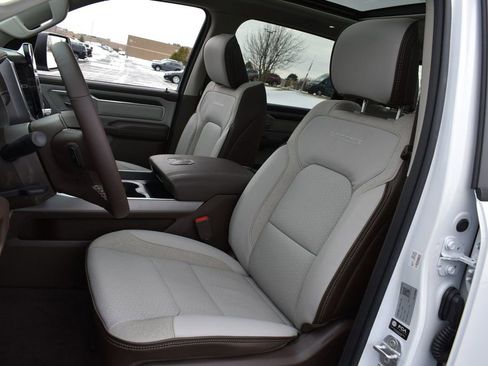 New 2026 RAM 1500 Laramie AWD/4WD image 13