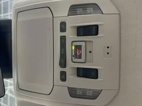 Used 2023 Toyota Highlander L image 22