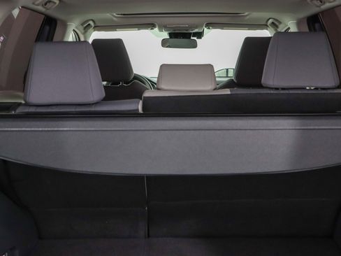 Used 2020 Toyota RAV4 XLE image 29