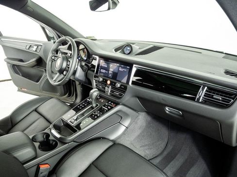 New 2026 Porsche Macan AWD/4WD image 25