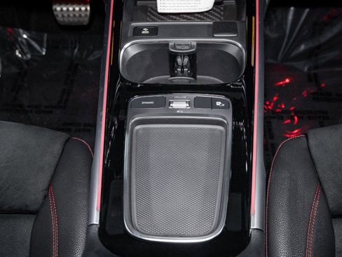 Certified 2025 Mercedes-Benz GLB 250 image 22