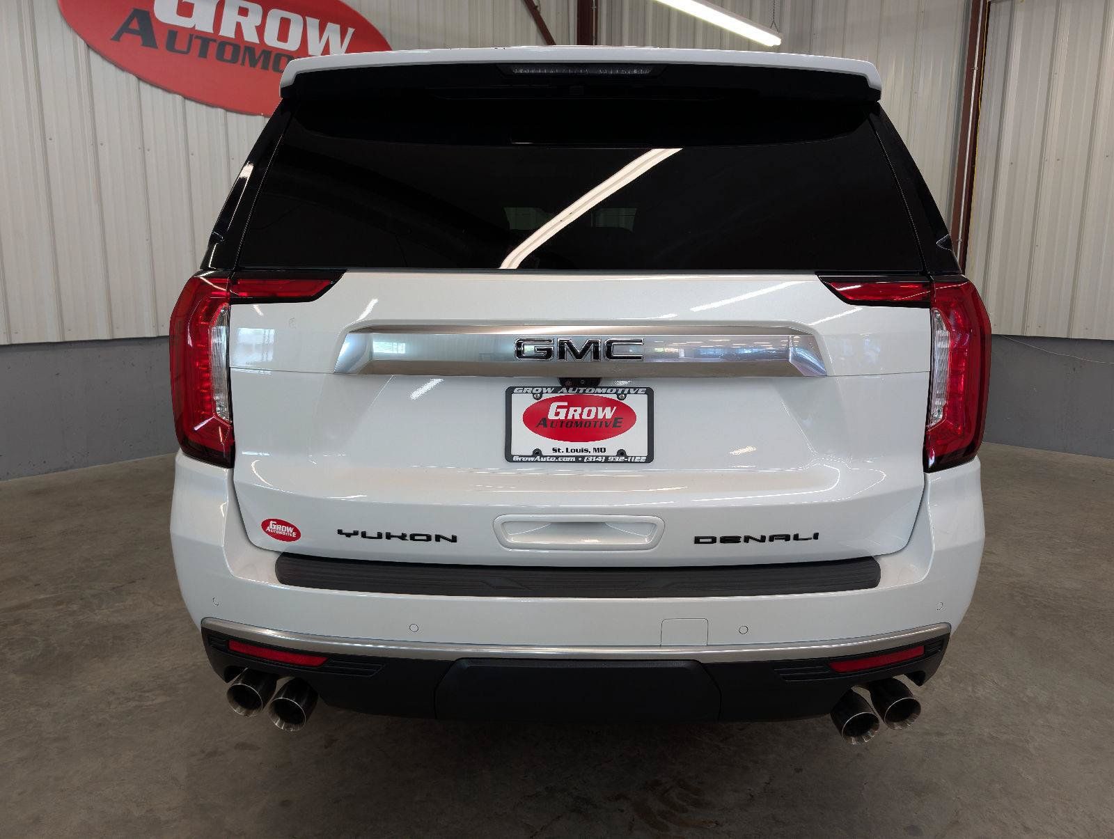 Used 2023 GMC Yukon Denali w/ Advanced Technology Package AWD/4WD image 14