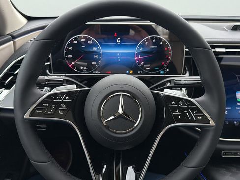 New 2026 Mercedes-Benz E 350 4MATIC Sedan image 11