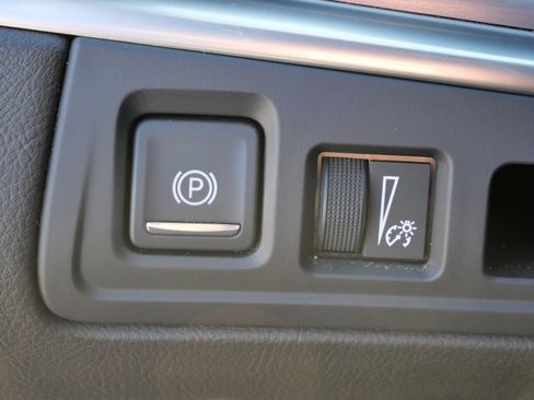 Used 2022 Cadillac XT5 Luxury w/ LPO, Floor Liner Package image 21