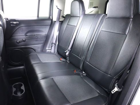 Used 2017 Jeep Patriot Sport image 25