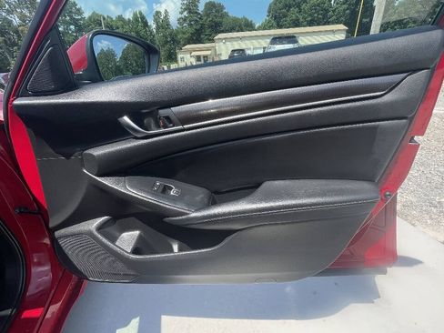 Used 2018 Honda Accord Sport image 24