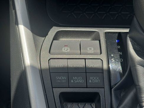 Used 2023 Toyota RAV4 XLE image 22