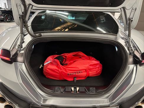 Used 2021 Ferrari Roma RWD image 28