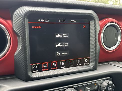 Used 2022 Jeep Gladiator Rubicon w/ LED Lighting Group AWD/4WD image 14