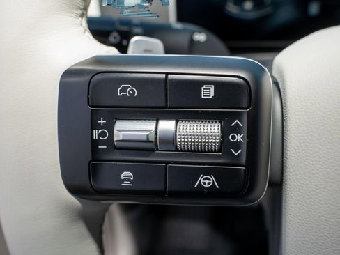 Used 2025 Hyundai Santa Fe SEL image 33